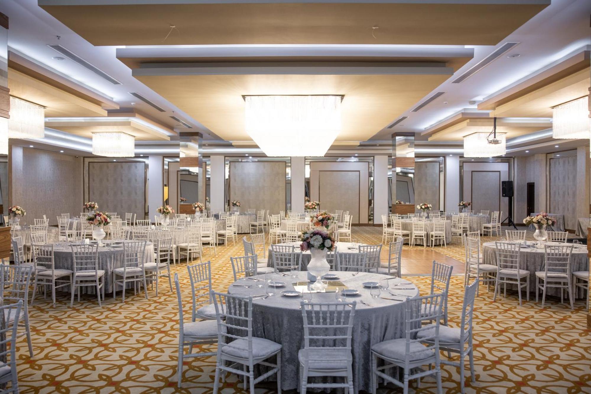 Anemon Grand Adana Otel Экстерьер фото